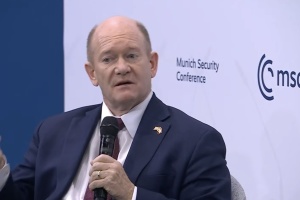 Трамп має більше тиснути на Путіна, а не вимагати поступок від України - сенатор Кунс