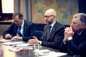 Для захисту енергетики Україні потрібні далекобійні ракети як засіб стримування - Яценюк у Мюнхені