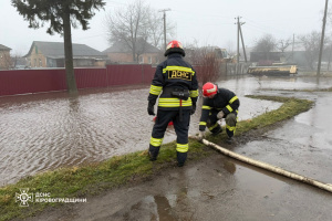 На Кіровоградщині талі води підтопили більш як 100 дворів