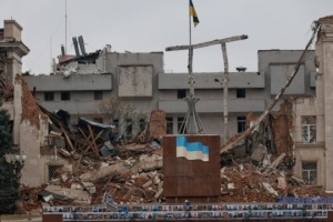 Russia shells Kherson with cluster munitions, remotely mines streets – military spokesperson