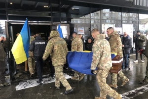 У Чернівцях попрощалися із трьома поліцейськими, які загинули на фронті