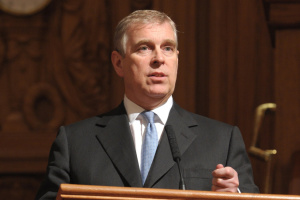 Британська поліція відпустила колишнього принца Ендрю після допиту