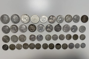 До України намагалися ввезти мемуари Муссоліні та старовинні монети