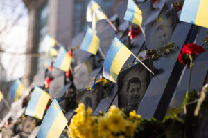 ゼレンシキー宇大統領夫妻、尊厳革命の犠牲者を追悼