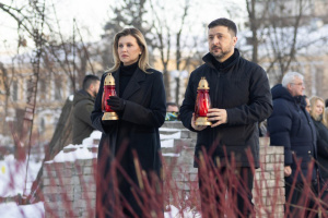 Zelensky honra la memoria de los Héroes de la Centena Celestial