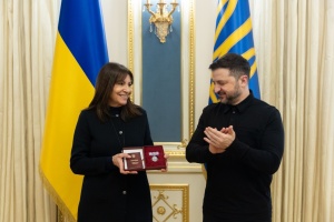 Зеленський нагородив мера Парижа орденом княгині Ольги