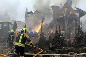 На Київщині загасили пожежі на місцях російських ударів, триває розбір завалів