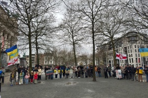 Підтримка ЗСУ та вшанування героїв: українська громада провела маніфестацію в Антверпені