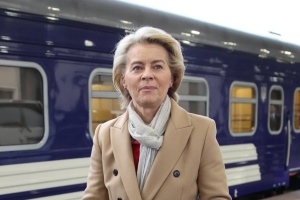 Ursula von der Leyen arrives in Kyiv