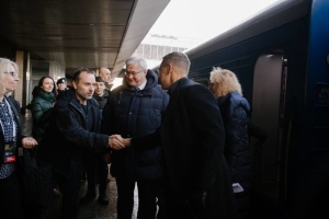 До Києва залізницею прибули 26 міжнародних делегацій