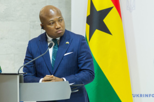 El ministro de Exteriores ghanés sobre la participación de los africanos en la guerra contra Ucrania: Son víctimas de redes de trata de personas