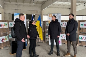 Ізраїль передав Київщині 100 портативних систем резервного живлення для лікарень, шкіл та укриттів