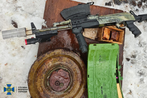 У Києві та на Дніпропетровщині затримали чотирьох продавців зброї 