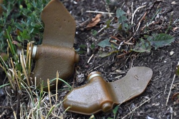 Russians scattering “petal” mines by drone in occupied Kherson region