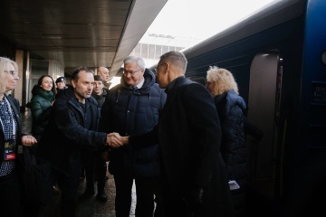 26 internationale Delegationen treffen per Bahn in Kyjiw ein