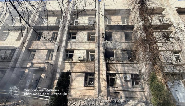 Російський дрон влучив у пологовий будинок в Запоріжжі - шестеро постраждалих