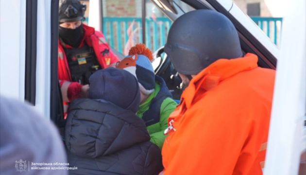 Війська РФ знову вдарили дроном по Запоріжжю, троє поранених, серед них - дитина