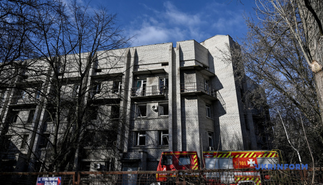 Російський дрон влучив у пологовий будинок в Запоріжжі - шестеро постраждалих