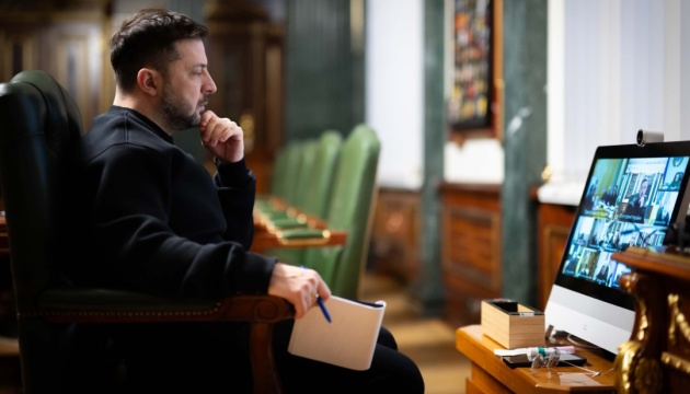 Зеленський: У Києві понад 500 будинків досі без опалення