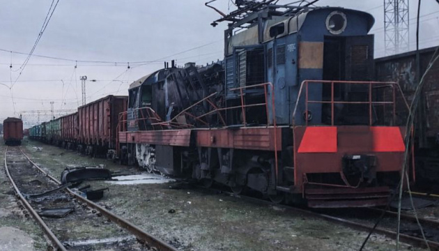 Rusos atacan una locomotora diésel con un dron en una estación de la región de Zaporiyia