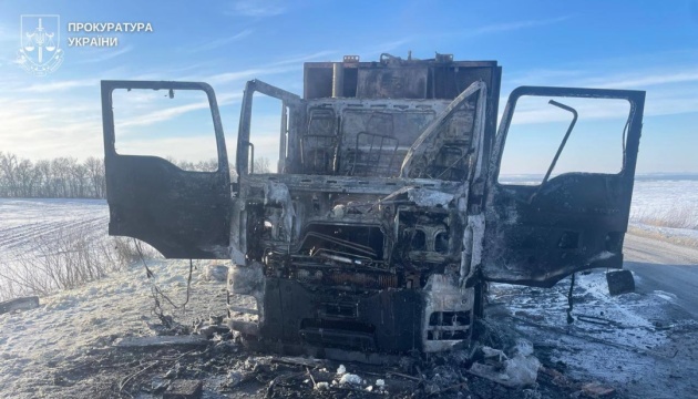 На Сумщині росіяни атакували дронами сміттєвоз і цивільне авто, четверо поранених