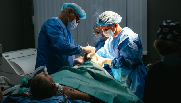 У Харкові прооперували військового, який перебував із накладеним турнікетом 42 доби