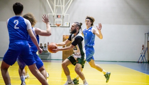 Баскетбол: ввизначилися клуби Першої ліги, що продовжать боротьбу за медалі