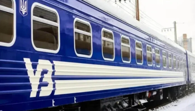 Обмеження руху поїздів через загрозу обстрілів: деталі від Укралізниці