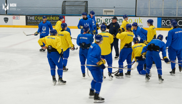 Збірна України з хокею провела перше тренування в Единбургу