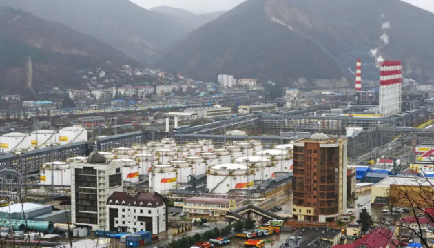 Bloomberg : La Russie relance ses raffineries après une baisse des attaques ukrainiennes