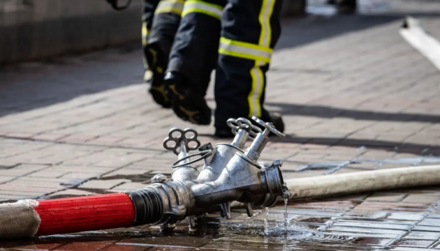 У центрі Києва виникла пожежа в готелі «Дніпро»