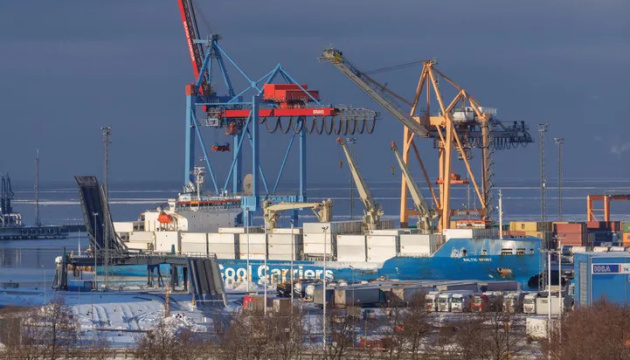 Естонія відпустила затримане судно з російським екіпажем, який підозрювали у контрабанді