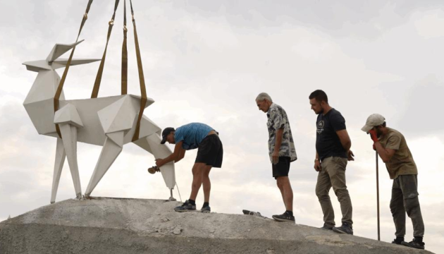 На Венеційській бієнале Україну представить скульптура «Оленя» з Покровська