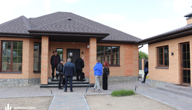 На Полтавщині передали до суду справу експравоохоронців, які залучали до будівництва маєтків підлеглих
