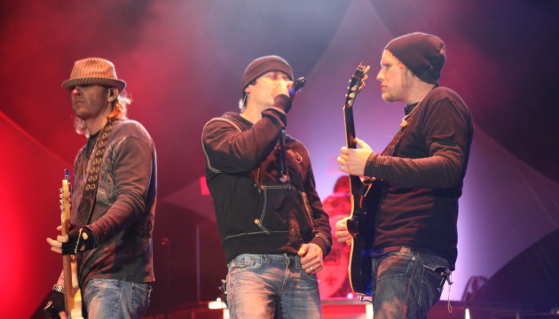 Помер фронтмен та засновник знаменитої рок-групи 3 Doors Down Бред Арнольд