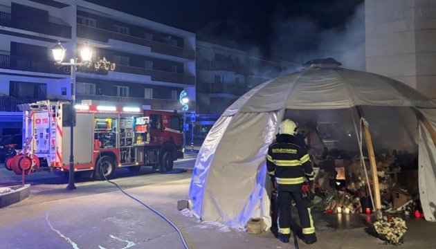 У Швейцарії загорівся меморіал жертвам пожежі на гірськолижному курорті