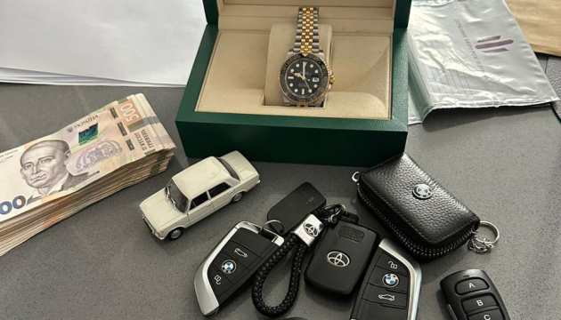 Гнилі продукти й мільйонні відкати: ДБР викрило корупційну схему на харчах для ЗСУ