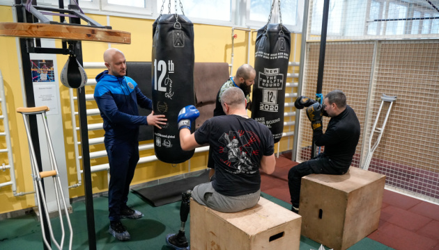 В Одесі для ветеранів проводять реабілітаційні заняття з боксу