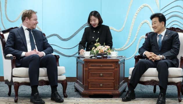 У Сеулі заявили, що між переговорами про мир в Україні і ситуацією на Корейському півострові є зв'язок