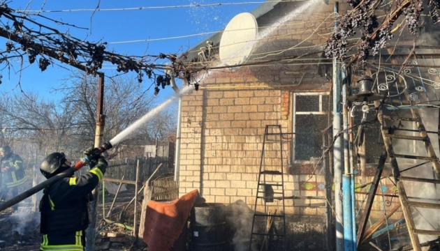 Росіяни за день понад 40 разів обстріляли три райони Дніпропетровщини, поранений чоловік