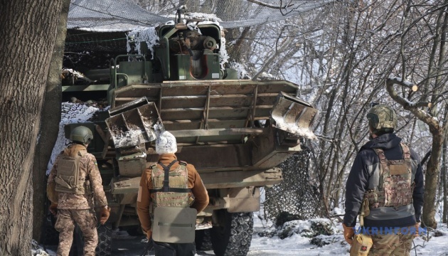 Артилеристи 48-ї ОАБр виконують бойову роботу на Харківському напрямку / Фото: В'ячеслав Мадієвський, Укрінформ