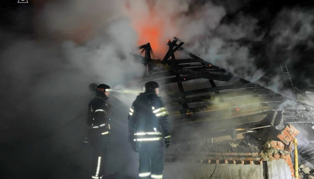Атака дрона: у Богодухові дістали з-під завалів тіла трьох дітей і чоловіка, серед поранених - вагітна