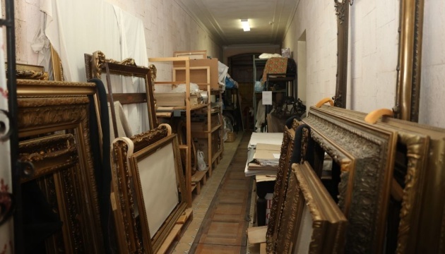 L’Ukraine publie les noms de 14 Russes et collaborateurs impliqués dans le pillage de sites culturels de la région de Kherson