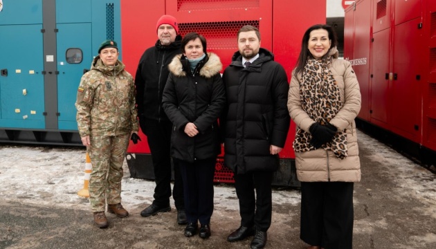 Литва передала 22 генератори для забезпечення потреб критичної інфраструктури Києва