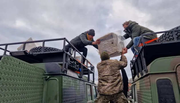 Чеська ініціатива «Пам'ять нації» передає Україні понад 350 генераторів та медобладнання