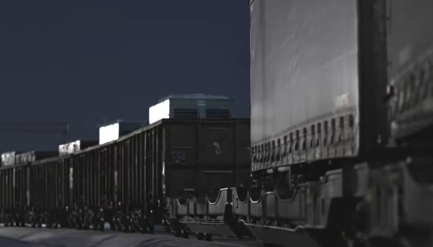 Train carrying generators from Lithuanian Armed Forces arrives in Ukraine