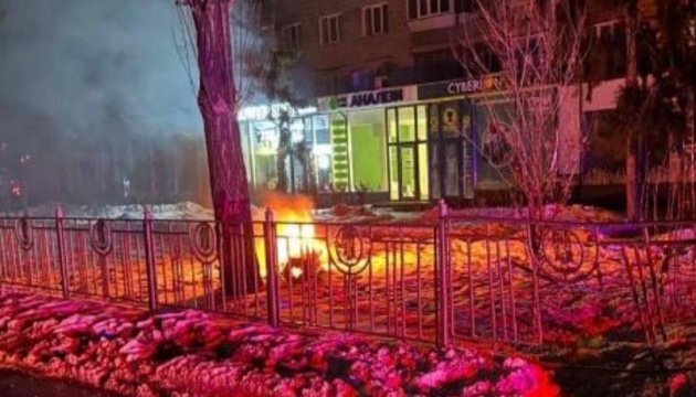 Комбінована атака на Київ: під ударом РФ був лівий берег, є пошкодження на трьох локаціях, двоє поранених