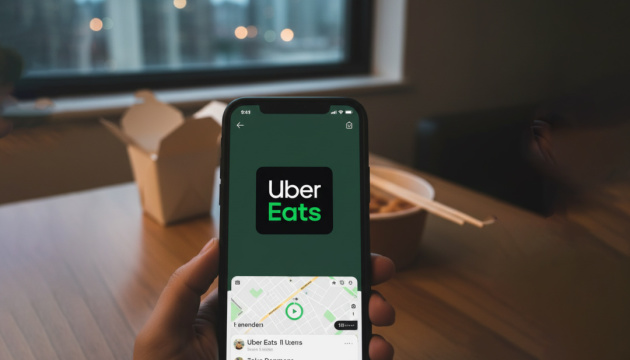Компанія Uber Eats запустила ШІ-помічника