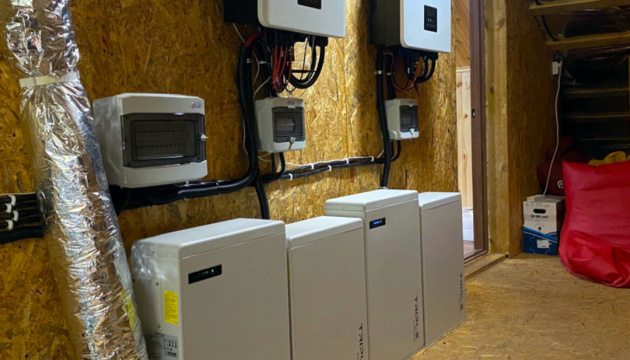 Імпорт електричних акумуляторів у січні зріс більш ніж удвічі, понад 90% поставок - з Китаю