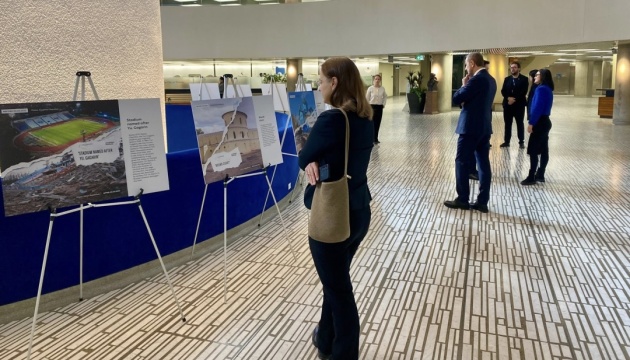 У Торонто відкрили виставку «Листівки з України»